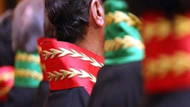 Adliyenin ayakkabı boyacısına dava açıldı: Hakim ve savcıların adını vererek dosya kapatma vaadinde bulunmuş!