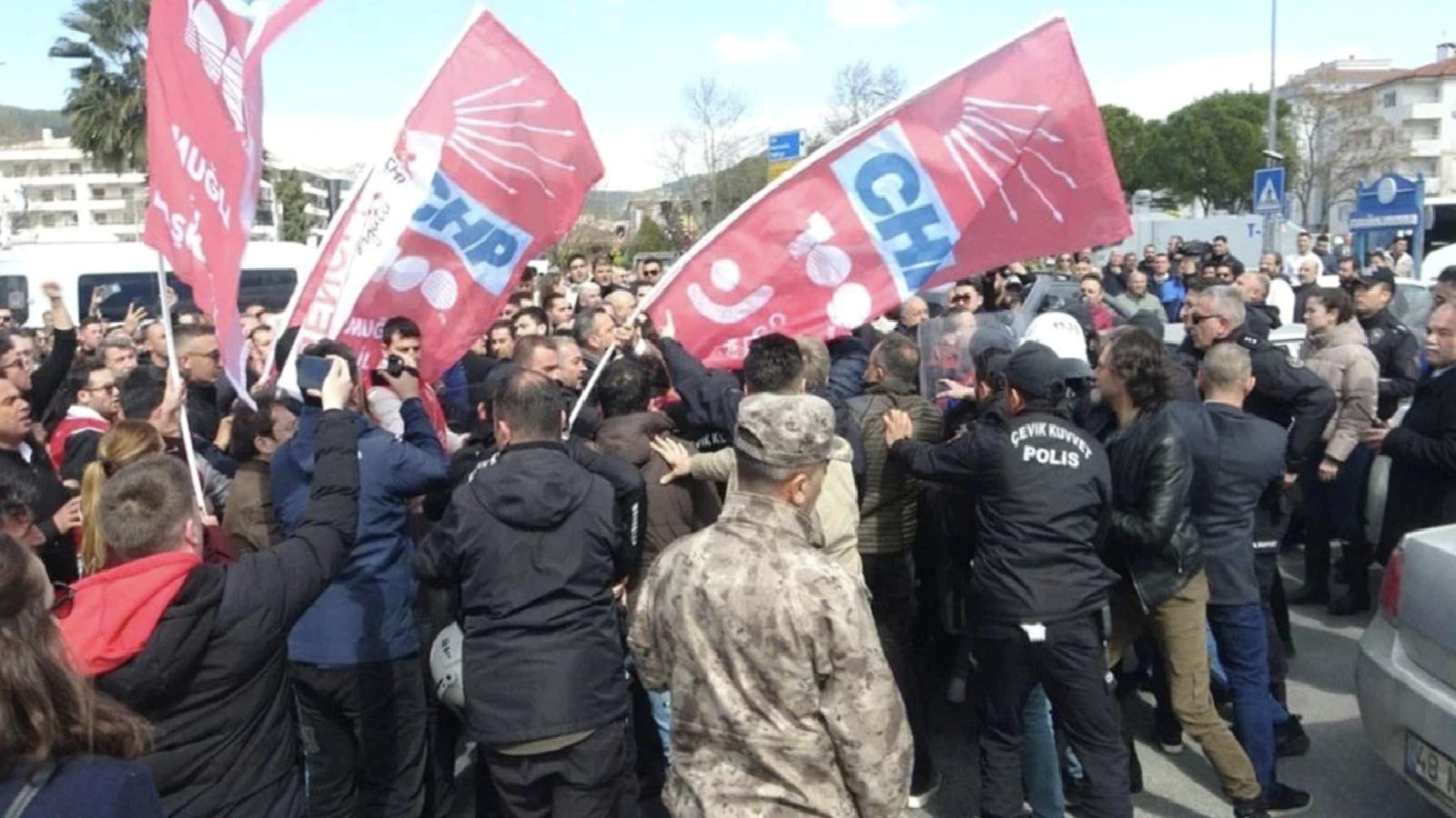 CHP’li Belediye Başkanı ile CHP yöneticilerine dava açıldı