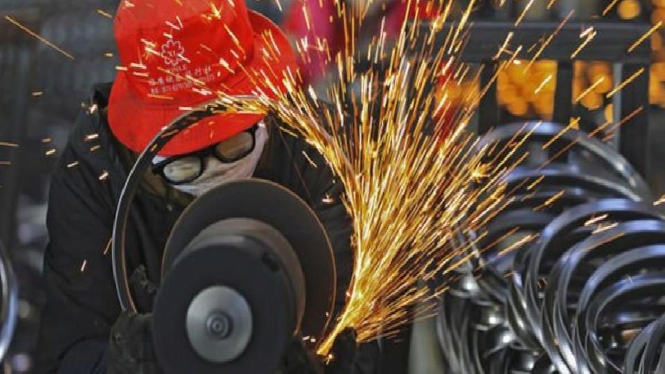 Çin’de Caixin imalat PMI’yı tarifelerin etkisiyle düştü