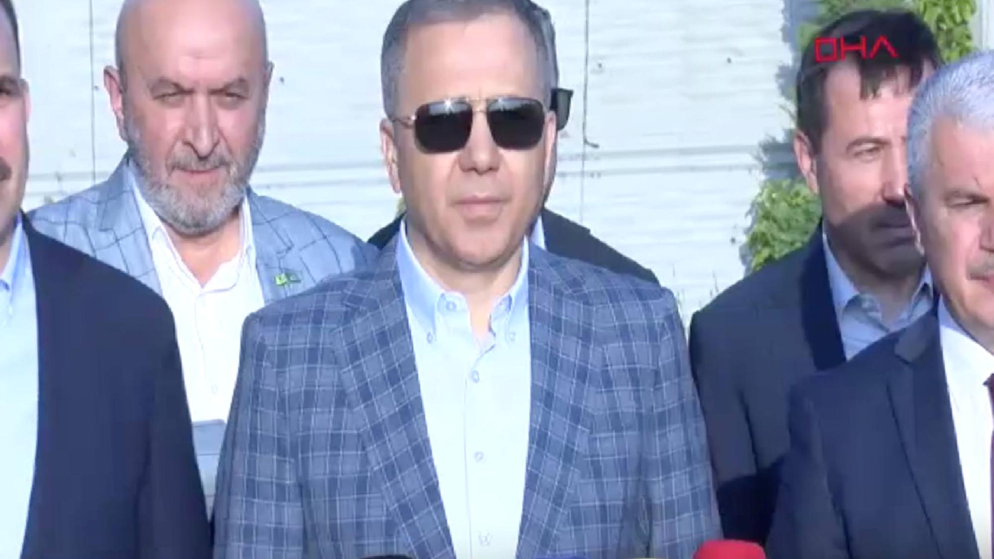 İçişleri Bakanı Yerlikaya: Trafik kurallarına uymak ve özellikle yorgun yollara düşmemek, sık sık mola vermek gerekli