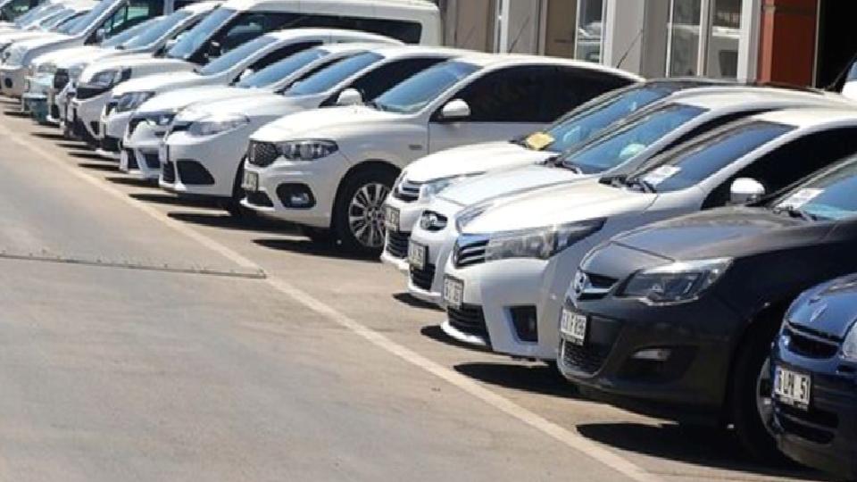 İkinci el otomobil satışında 6 ay-6 bin kilometre kısıtlaması uzatıldı