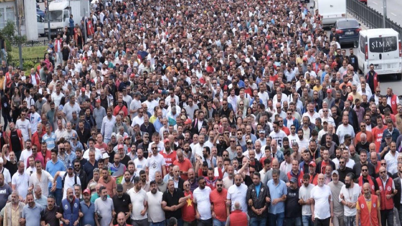 İzmir’de işçi grevi sürüyor: Cemil Tugay’dan “Görüşme yolu kapandı” açıklaması