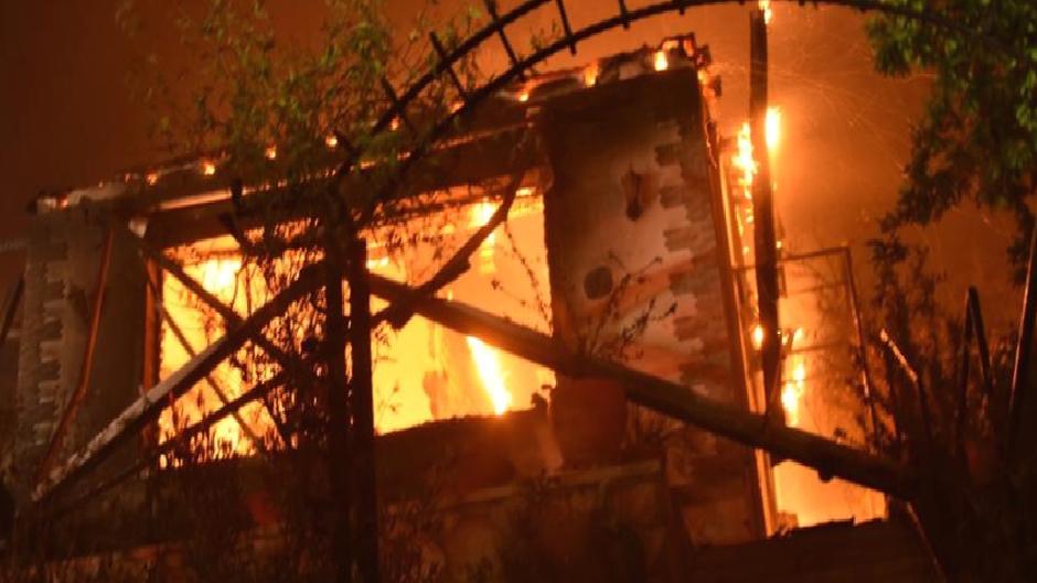 İzmir’in dört ilçesinde yangınlar sürüyor