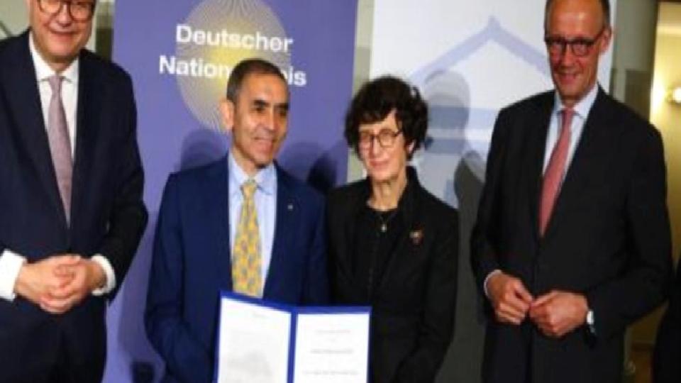 Özlem Türeci ve Uğur Şahin’e Alman Ulusal Ödülü