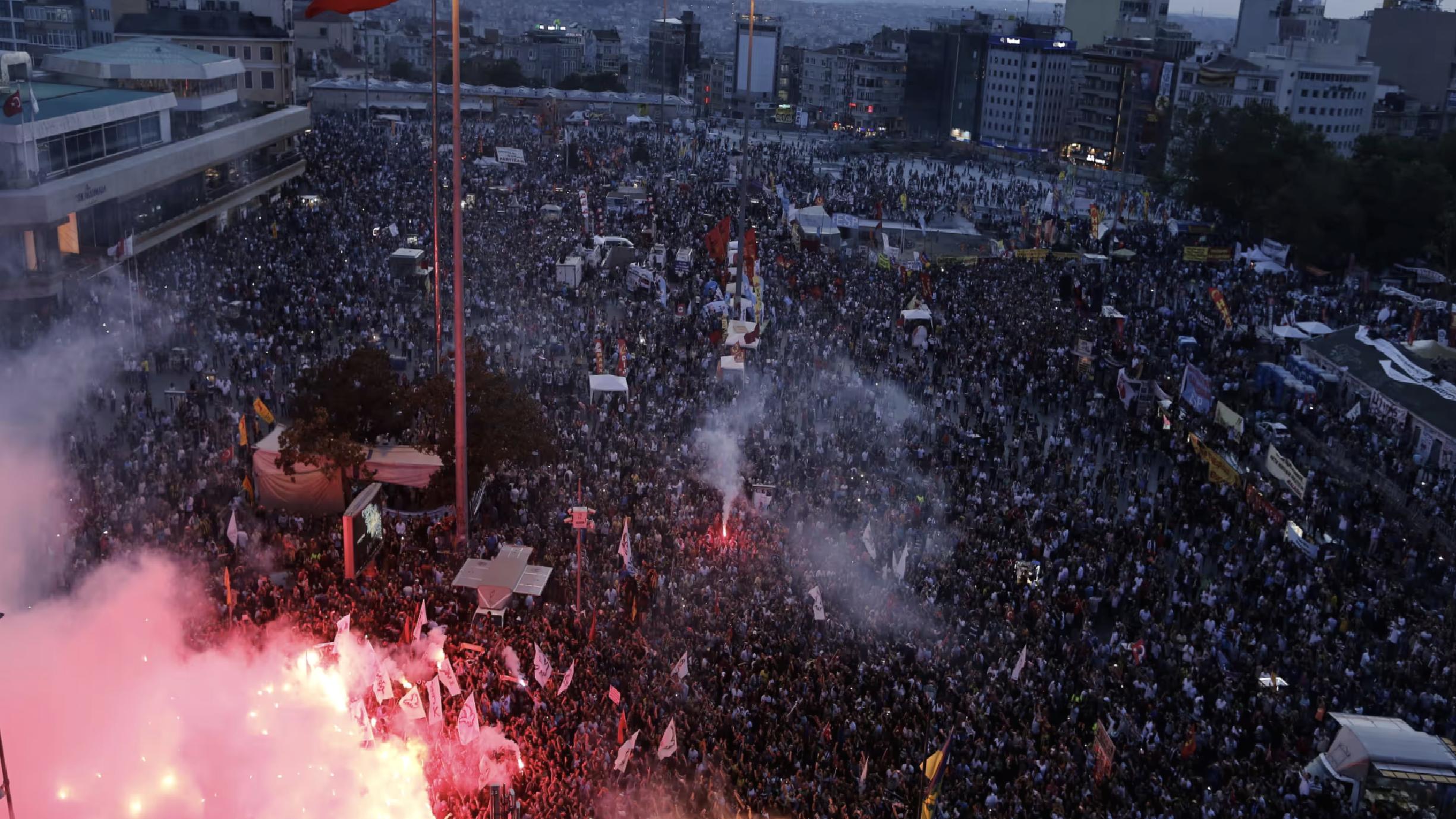 Saraçhane’de direnen gençler Gezi’yi anlattı: “O parkta sadece ağaçlar değil, bir halkın onuru, iradesi ve geleceği savunuluyordu”