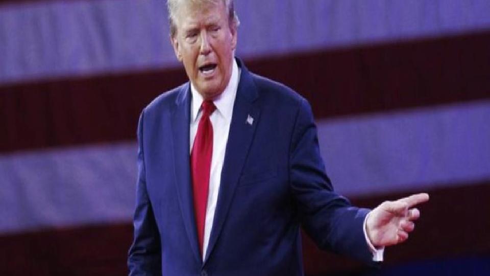 Trump, Elon Musk’ın “aklını kaçırdığını” söyledi