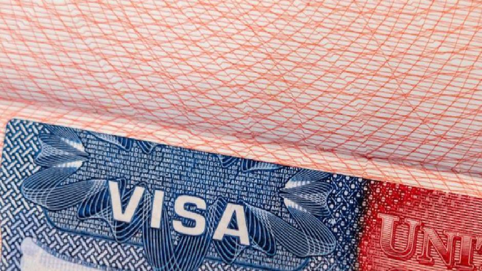 Trump’tan 12 ülkenin vatandaşlarına ABD’ye giriş yasağı