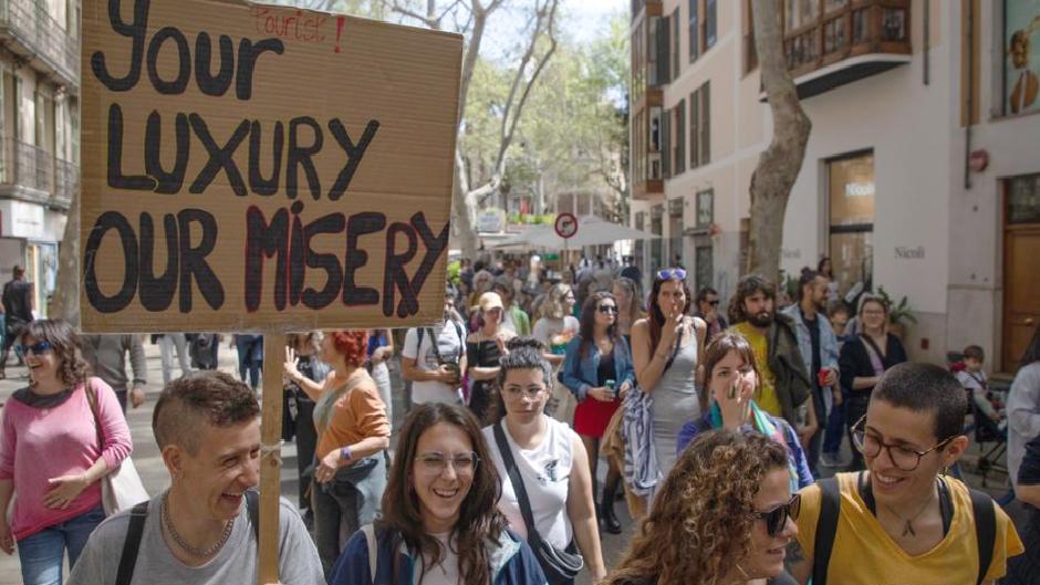 Yatırımcı aldı, İspanyol evsiz: Turiste var, halka yok