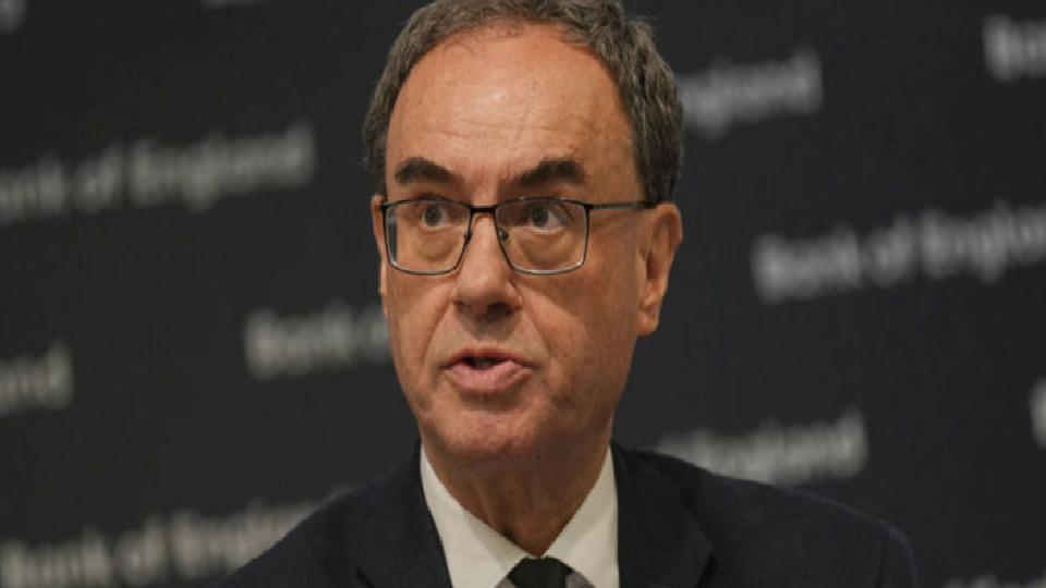 BoE: Para politikasının sıkılığı bir süre daha kalacak