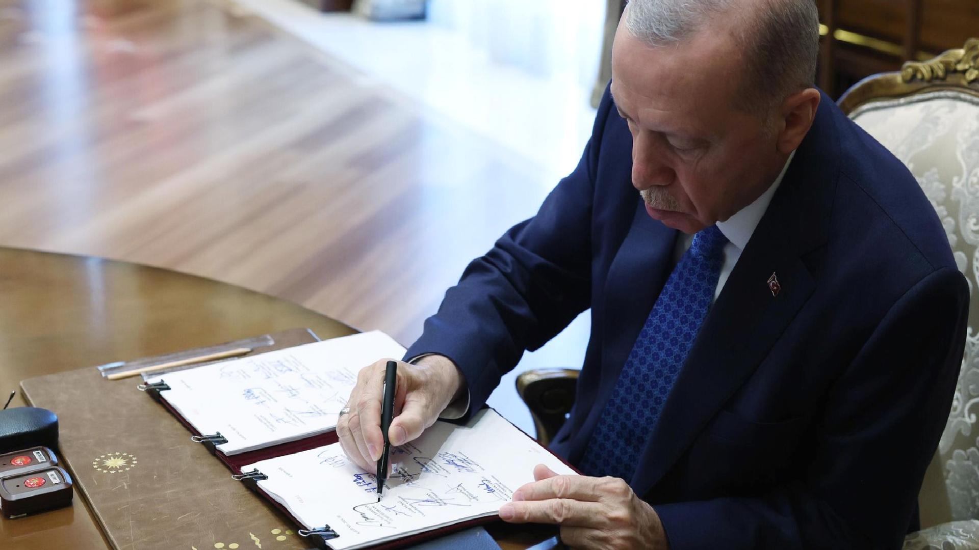 Cumhurbaşkanlığı İletişim Başkan Yardımcısı Çağatay Özdemir görevden alındı