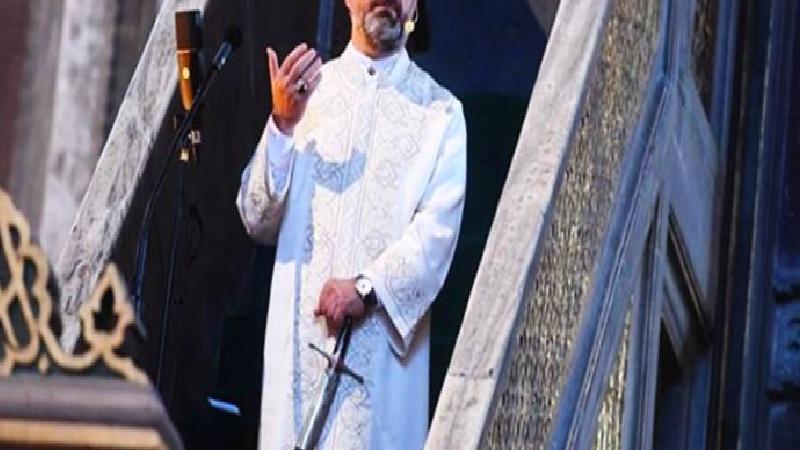 Diyanet İşleri Başkanlığı’ndan “Erbaş, ütücüsünü hacca götürdü” haberine açıklama: Personel, yatan hastaların kıyafetlerini, nevresim ve çarşaflarını yıkayıp ütülemektedir