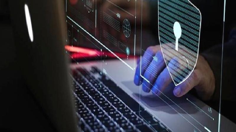 Flört sitesinde casusluk skandalı: Emekli subay komplo kurduğunu itiraf etti