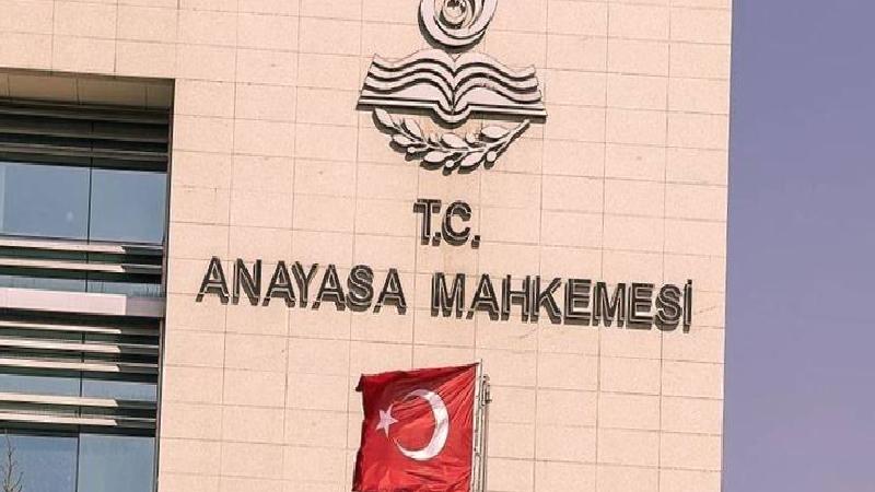 İddia: AYM’nin kararı yürürlüğe girdi, “örgüt üyesi olmadan örgüt adına suç işlemekten” hükümlü 200’den fazla kişi tahliye edildi