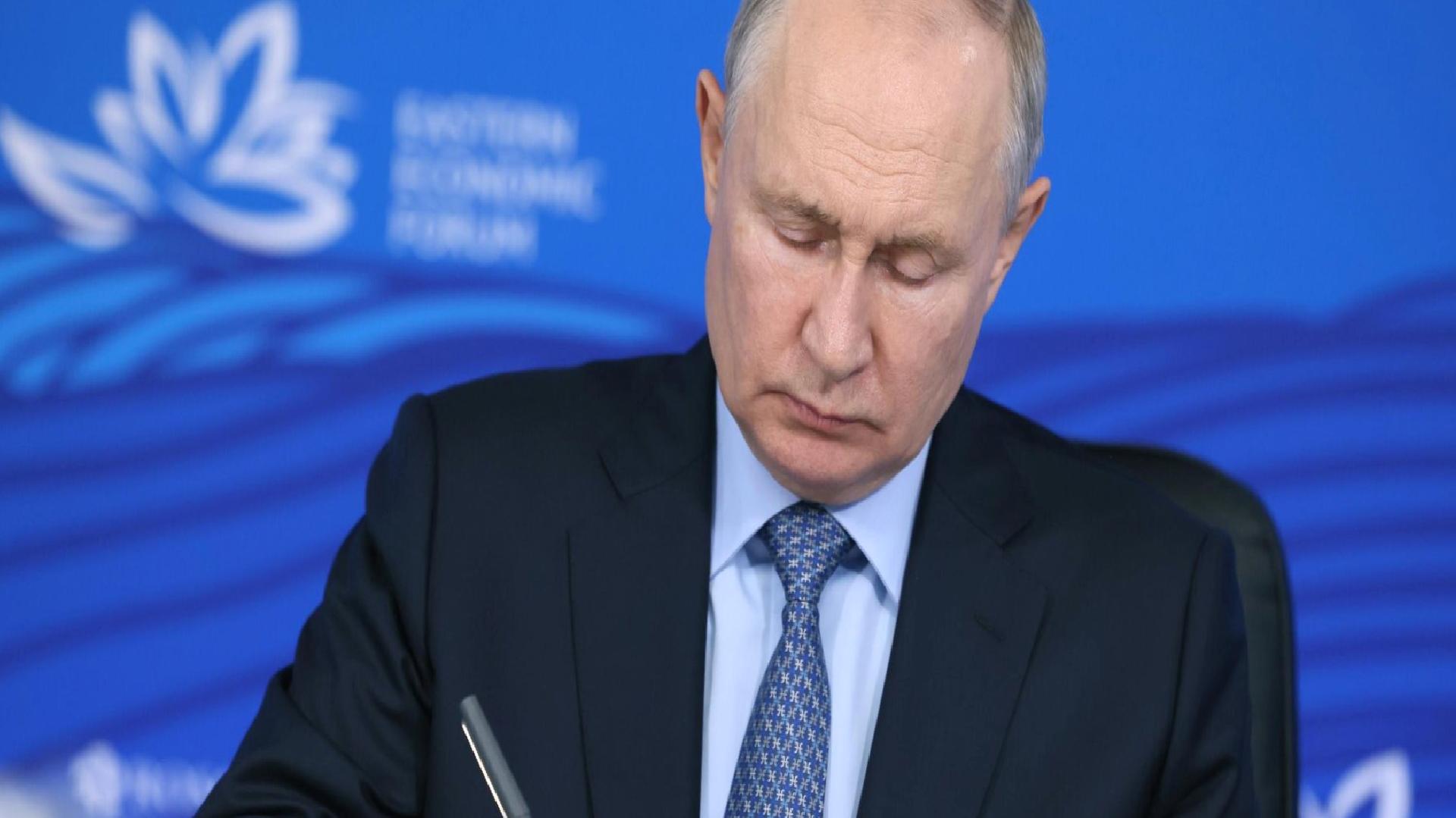 Putin, devlet dil politikasının esaslarını onaylayan kararnameyi imzaladı