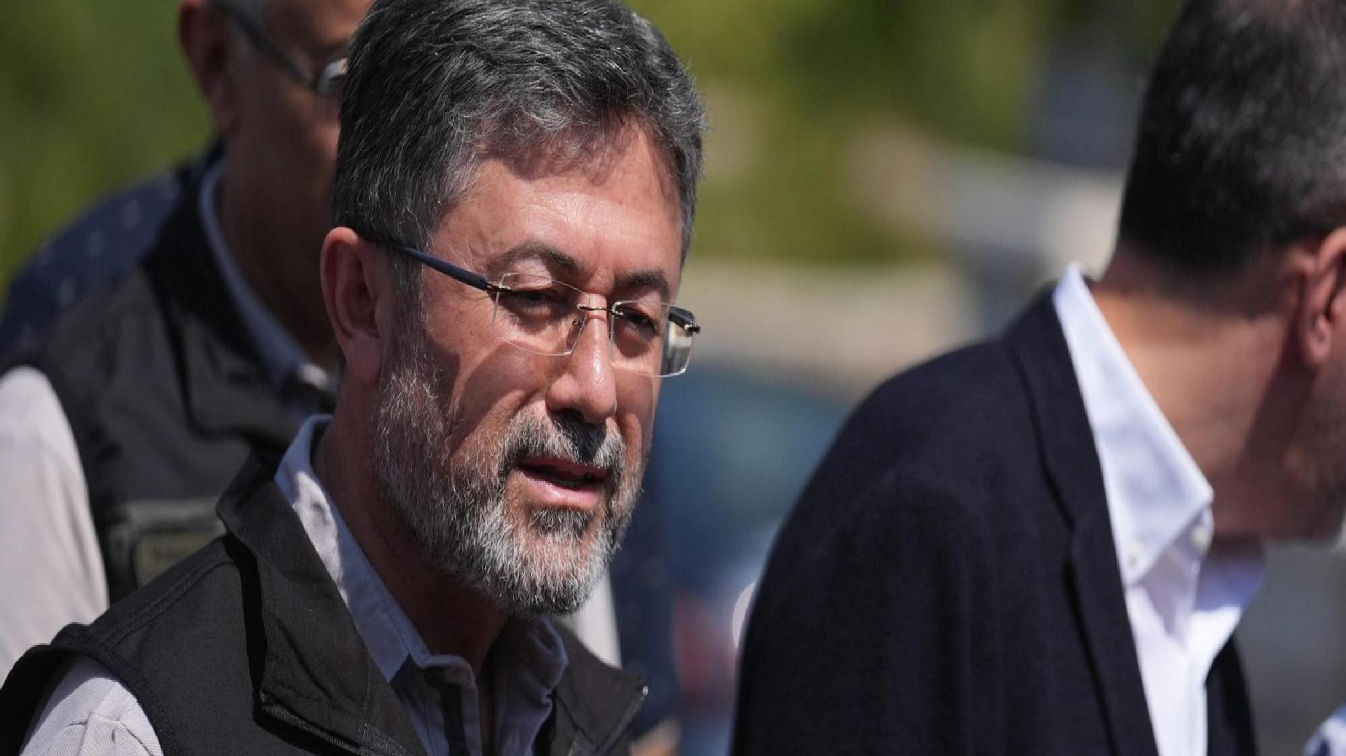 Tarım ve Orman Bakanı Yumaklı: Yangınlar kısmen kontrol altına alındı