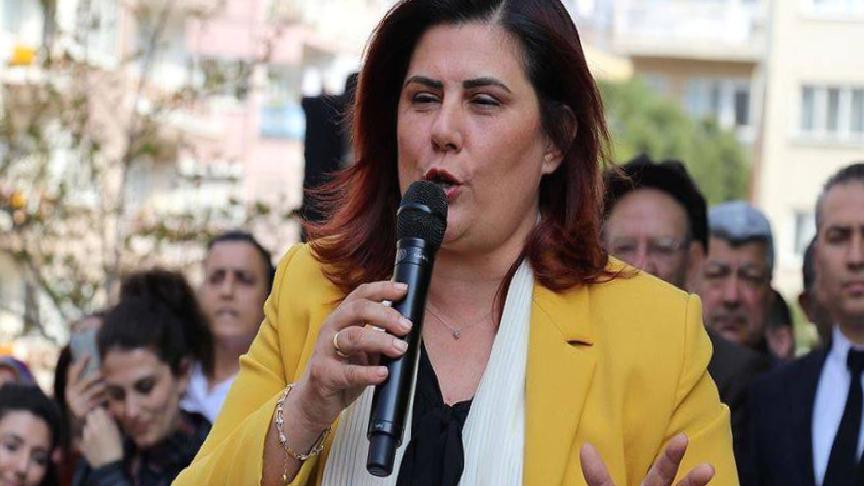Deniz Zeyrek: Topuklu efenin topuğunu iktidarın yargı sopası kırdı