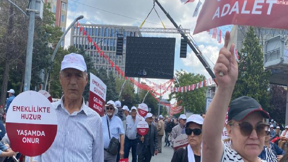 Hükümet emekli için 2026 yılı ilk zam teklifini verdi