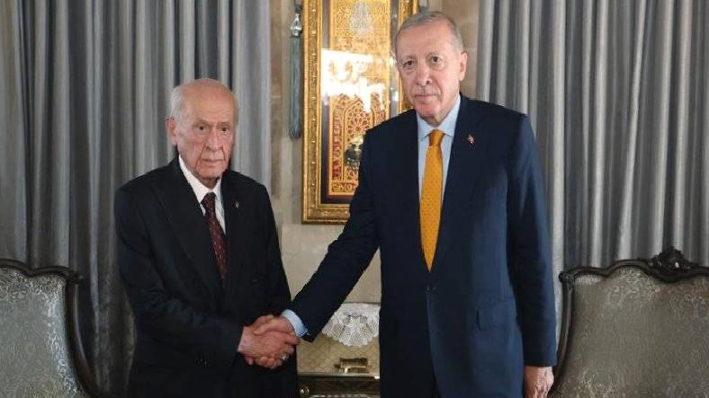 Murat Yetkin: Erdoğan ve Bahçeli için “düşman çatlattılar” yorumu yapacak bir durum yok, zoraki yüz ifadeleri çok şey anlatıyor