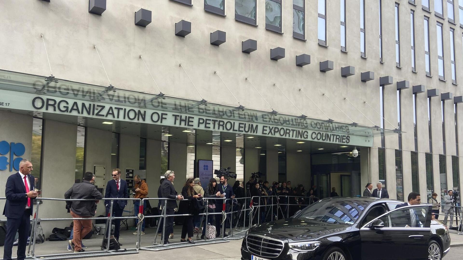 Rusya eylülde petrol üretimini artırabilecek