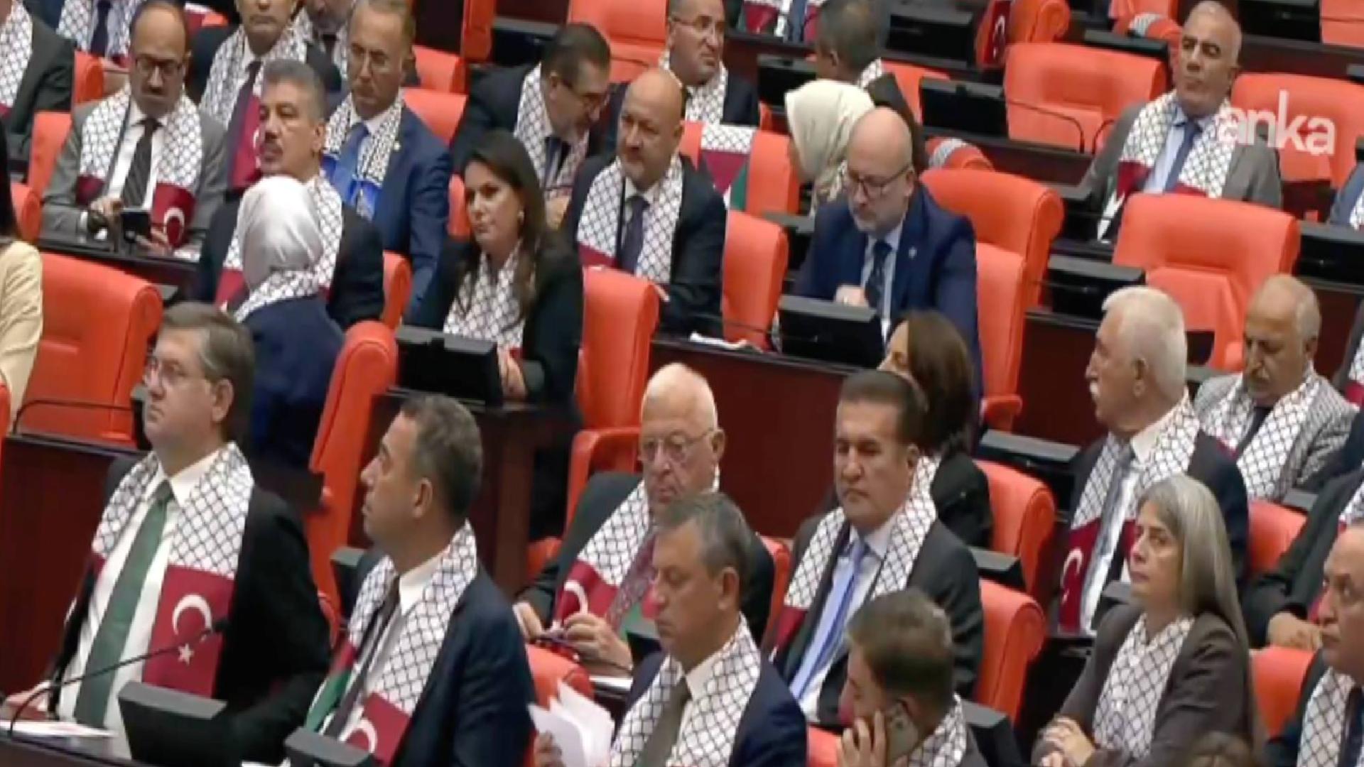 TBMM Genel Kurulu, Gazze gündemiyle olağanüstü toplandı; vekiller Filistin atkısı taktı