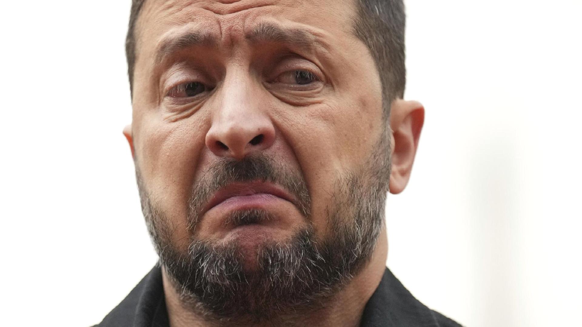 Trump-Zelenskiy zirvesinde ilginç anlar: Teşekkür yağmuru, harita krizi ve açık unutulan mikrofonlar geceye damga vurdu