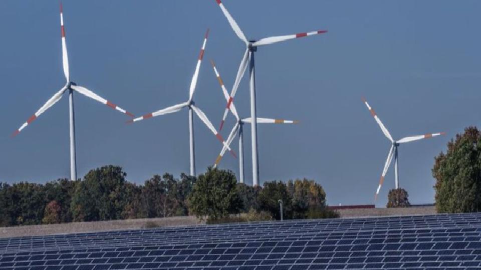 Trump’tan güneş ve rüzgar enerjisi projelerine veto