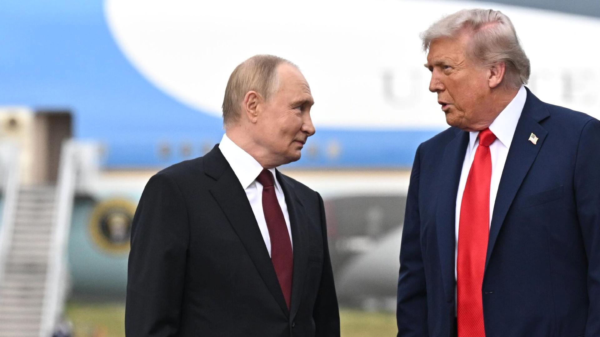 Uşakov açıkladı: Putin ve Trump yarım saat önce telefon görüşmesi gerçekleştirdi