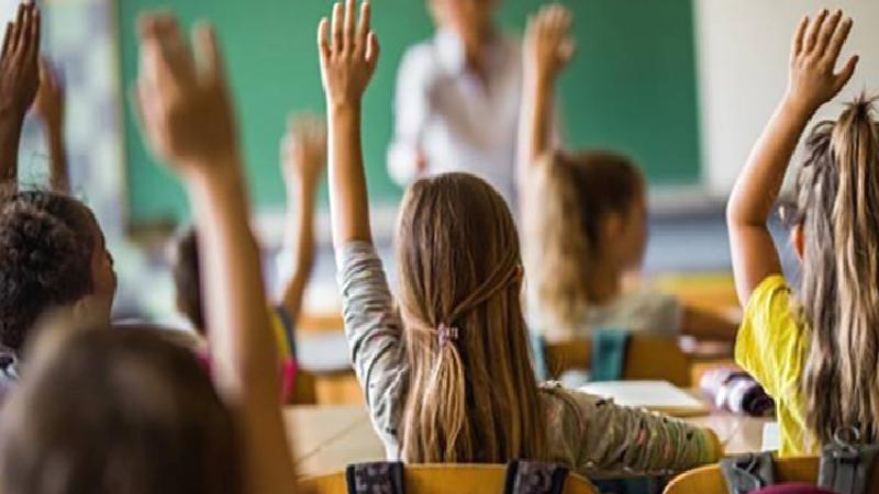 Akif Beki: Şu siyasi ikbal kavgalarını az bırakın da, Türkiye Yüzyılı’nda karnı zil çalan çocuklara bakın yahu biraz!