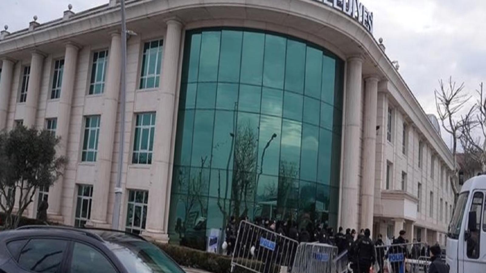 Beykoz Belediye Başkanvekili’nden sonra iki meclis üyesi daha istifa etti; CHP, çoğunluğu kaybetti!