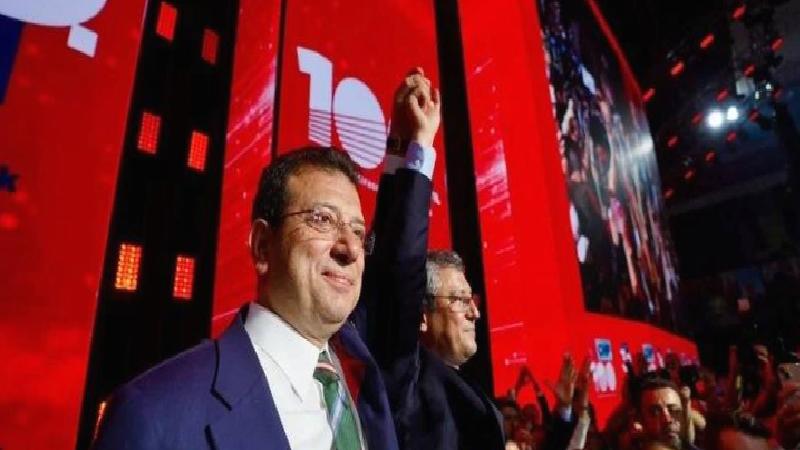 Karar yazarı Taşgetiren: Bakalım CHP’ye yönelik operasyonların içinden “yeni bir siyaset dalgası” çıkacak mı?