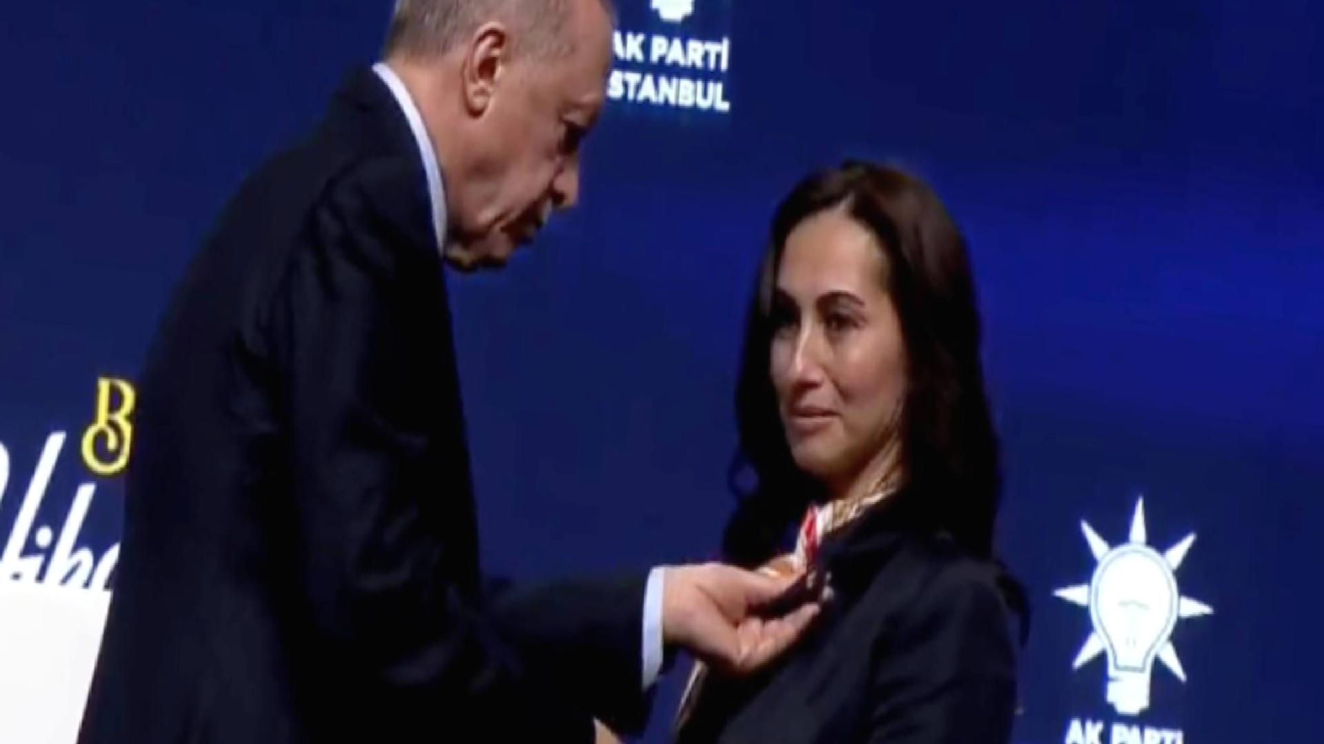 Kulis: AKP’ye geçen Özlem Gürzel hakkında CHP ile İmamoğlu arasında fikir ayrılığı yaşanmış