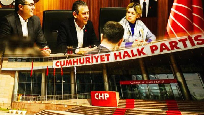 Kurultay davası kararı açıklanırken CHP Genel Merkezi’nde neler yaşandı, ilk yorum ne oldu; kritik MYK’dan yeni yol haritası çıktı
