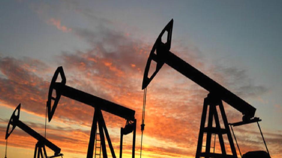 OPEC+ kararı ve yaptırım endişeleri petrolü yukarı çekti