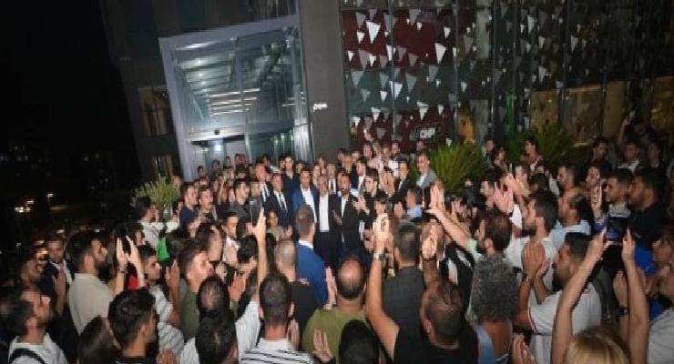 Yarkadaş’tan CHP yönetimine: ‘Kayyım’ diye sorumsuzluklarının üstünü örtmeye çalışıyorlar, CHP’yi parçalıyorsunuz, Gürsel Tekin ateşten gömlek giydi!