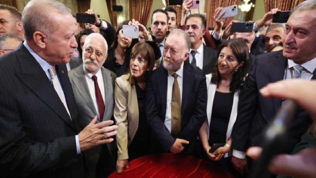 Ahmet Hakan: Bu fotoğraflar siyasetin önümüzdeki günlerde alacağı yeni şekle yönelik çokça ipucu barındırıyor