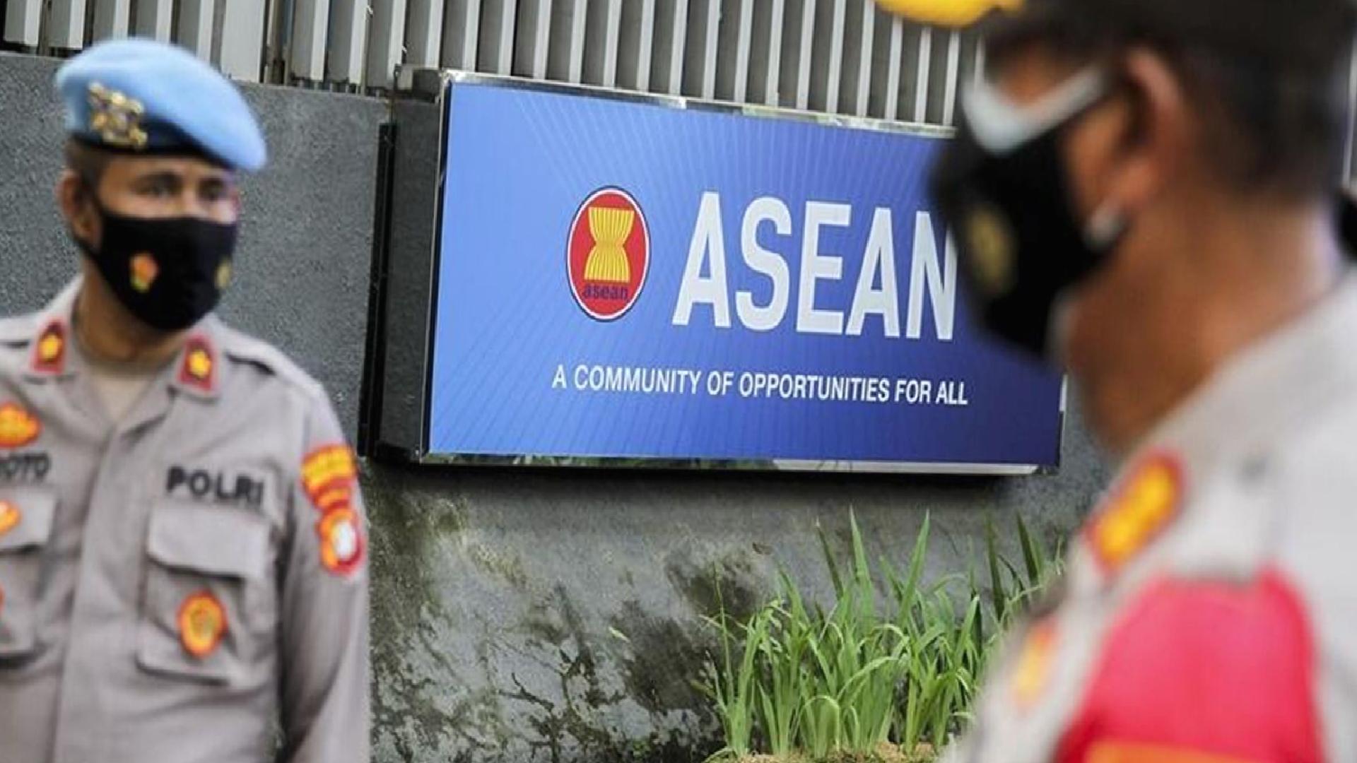 ASEAN Dönem Başkanlığı Filipinler’e devredildi