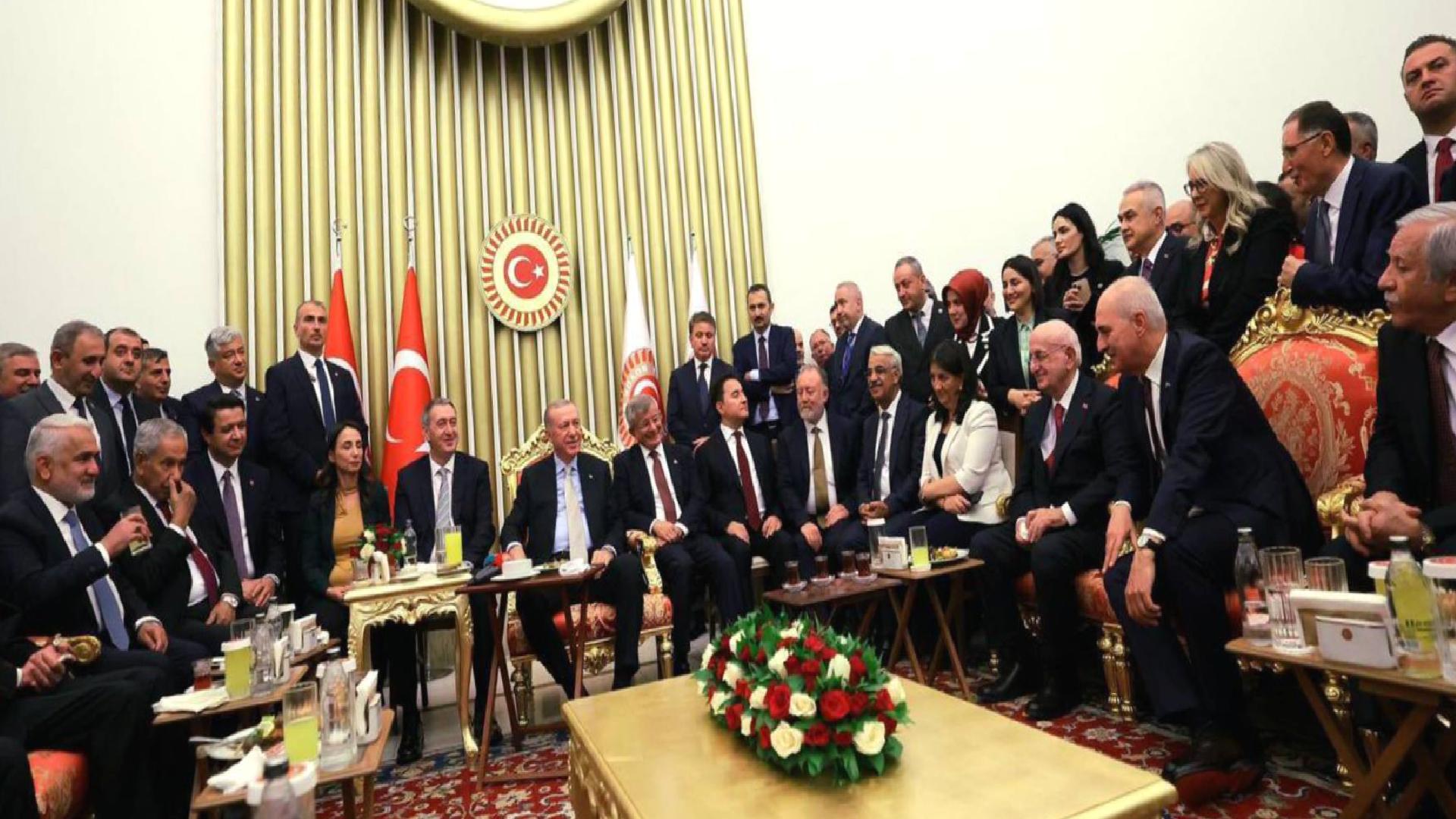Erdoğan, CHP’yi Meclis açılışındaki ‘liderler buluşması’ üzerinden hedef aldı: Eski ittifak ortaklarını linç ettirenler, millete neler yapmaz!