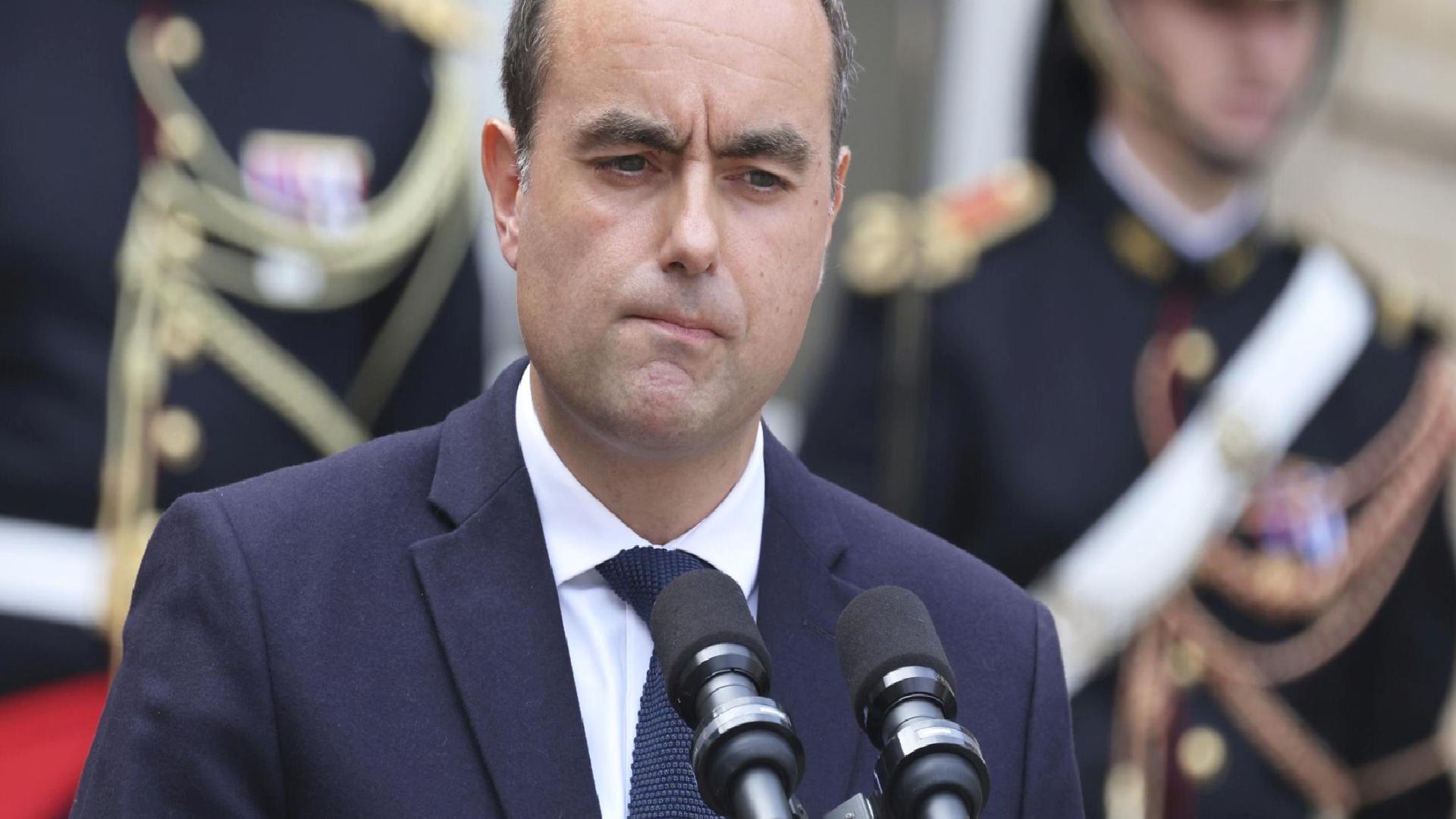Fransız uzman: Fransa’yı saran siyasi krizin giderek derinleştiği ortada