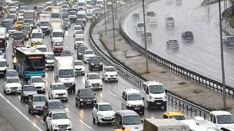 İstanbul’da trafik yoğunluğu yüzde 80’e kadar ulaştı