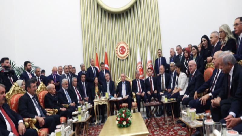 Karar yazarı Beki: CHP’yi kim daha çok yalnızlaştırıyor?