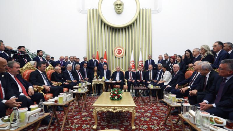 Karar yazarı Taşgetiren: Türkiye’nin yeni bir fotoğrafa ihtiyacı var, Erdoğan davet etsin liderleri, “Gelin her şeyi konuşalım” desin