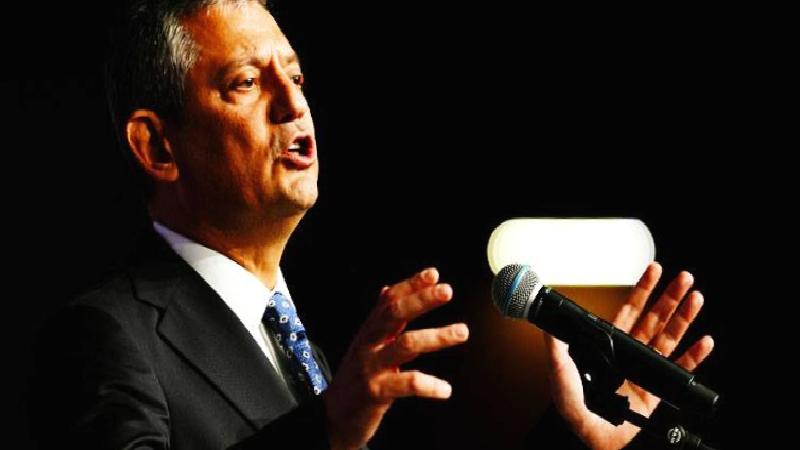 Özel’den ünlülere uyuşturucu operasyonuna tepki: Bu kadar utanç verici bir şeyi bu ülkeye yaşatanlara lanet olsun