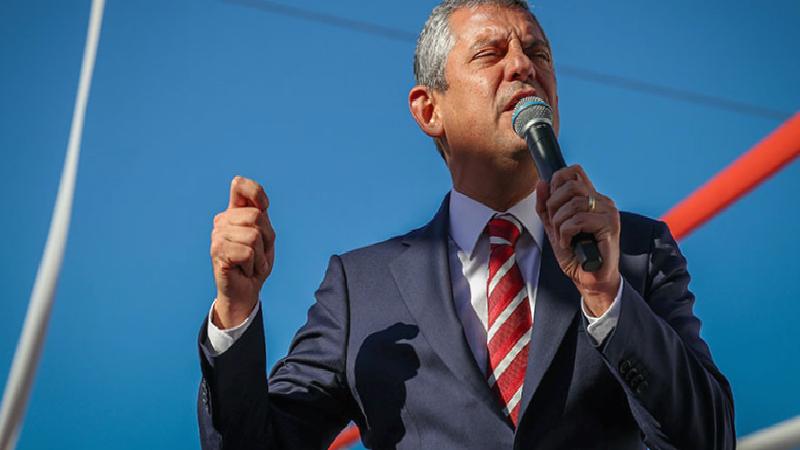 Özgür Özel: Ekrem Başkanın sandalyesini kırıp sarayda alay etmeye kalktılar; sandığa gittiniz, demokrasi tokadını vurdunuz!