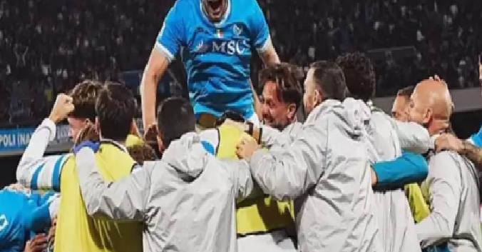 Serie A’da Napoli, Ligue 1’de PSG yeniden zirvede