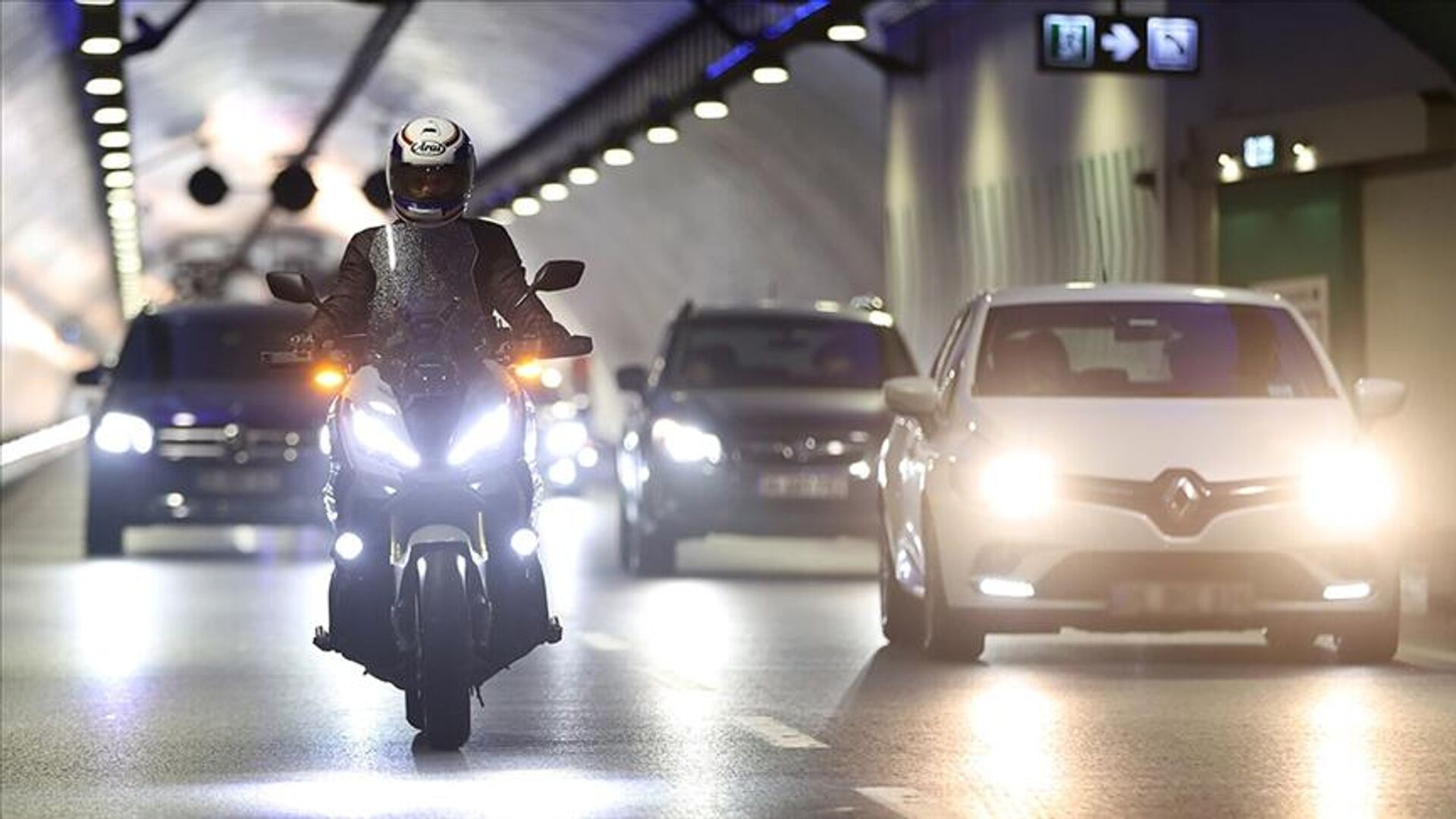 Trafikte tartıştığı sürücüye keserle saldıran motosikletliye 8 ayrı suçtan ceza: Araç sahibinin ehliyeti iptal edildi