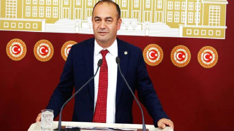 CHP Genel Başkan Yardımcısı Özgür Karabat: Sandıkta partimizi yenemeyenler, kumpasla diz çöktüremeyenler, şimdi yargıyı sopa olarak kullanıyor!