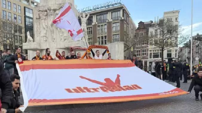 Galatasaray taraftarı Dam Meydanı’nı doldurdu!