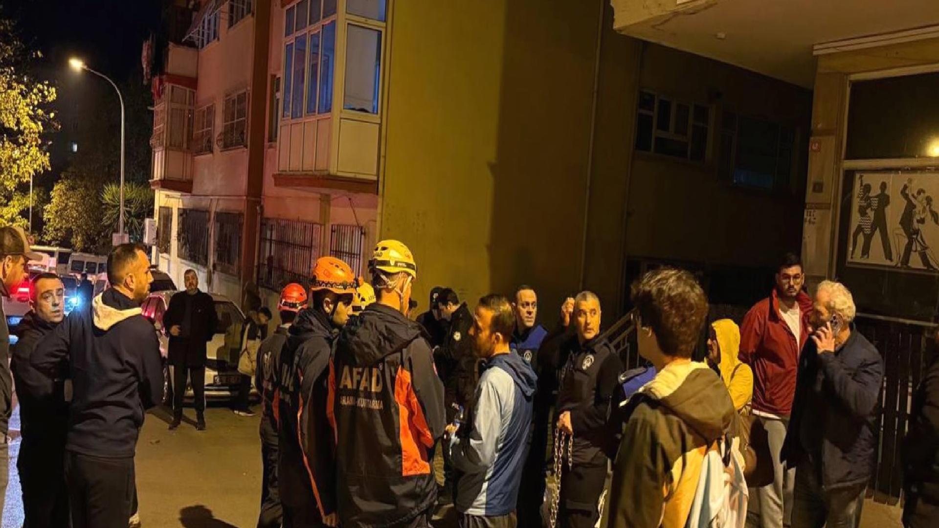 Kartal’da kolonlarında çatlaklar oluşan bina tahliye edildi: ‘Yaklaşık 150 dairenin riskli yapı süreci var’