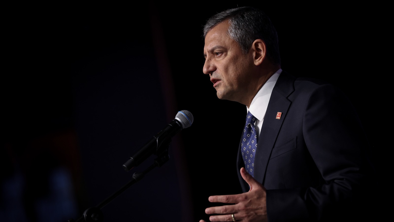 Özgür Özel, İmralı ziyareti için AKP’den yapılan teklifi açıkladı: “Siz de gelin adaya, zaten video-fotoğraf olmayacak” dediler