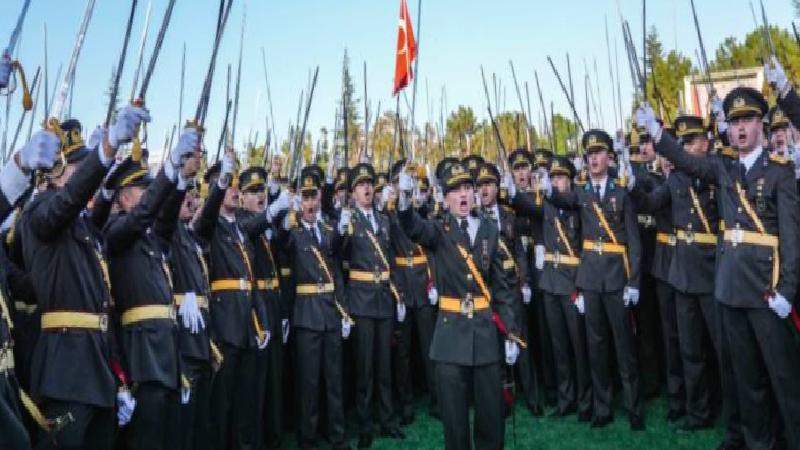 Teğmenlerin Genelkurmay Başkanı Selçuk Bayraktaroğlu hakkında yaptığı suç duyurusu reddedildi